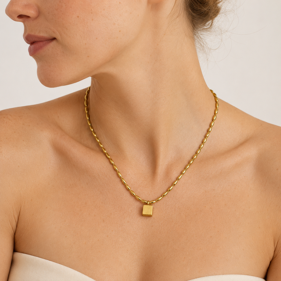 Minimal Square Pendant Necklace