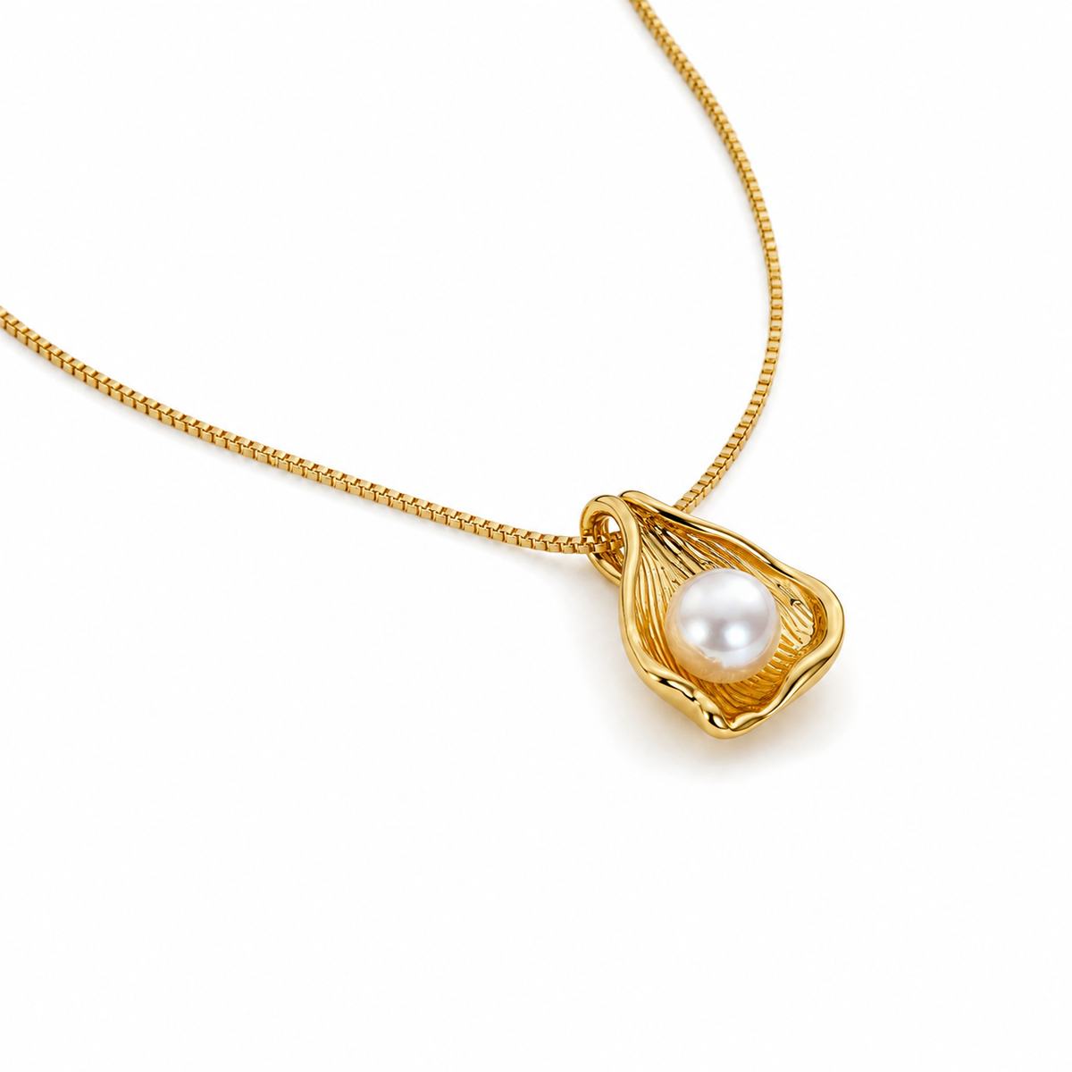 Pearl Shell Pendant Necklace