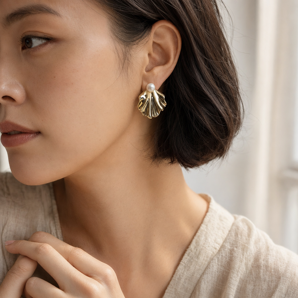 Pearl Shell Stud Earrings